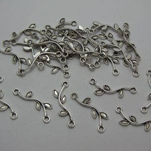 30 Silver metal leaf connectors