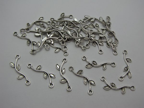 30 Silver metal leaf connectors