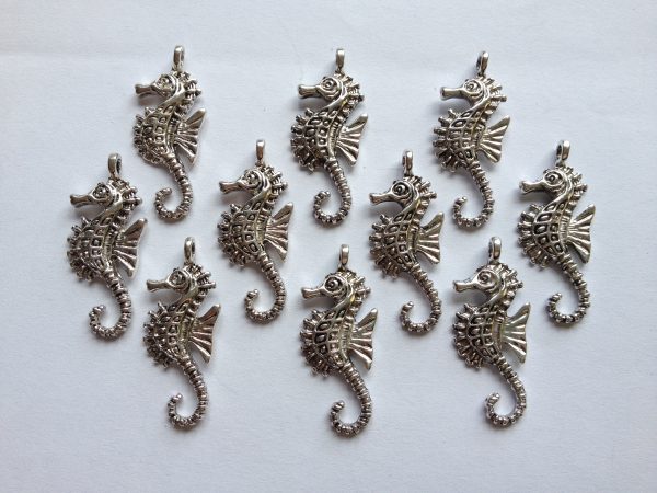 10 Silver metal seahorse charms