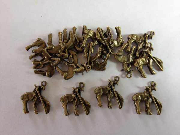 15 Bronze metal horse charms